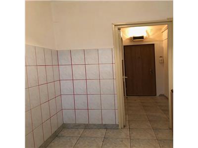 Apartament 2 camere, recent zugravit, zona Nord, Ploiesti