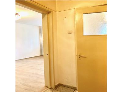 Apartament 2 camere, recent zugravit, zona Nord, Ploiesti