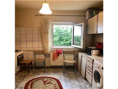 Apartament 2 camere semidecomandat 58 mp Enachita Vacarescu Ploiesti