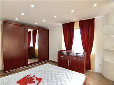 Apartament 3 camere 100 mp, in vila, curte proprie, zona AFI Palace