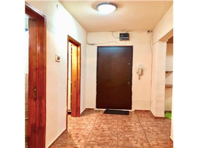 Apartament 3 camere, 2 gr. sanitare, Malu Rosu stradal, Ploiesti