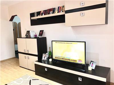 Apartament 3 camere, decomandat, imbunatatiri, zona 9 Mai, Ploiesti