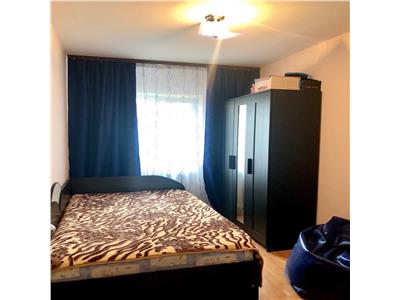 Apartament 3 camere, decomandat, imbunatatiri, zona 9 Mai, Ploiesti