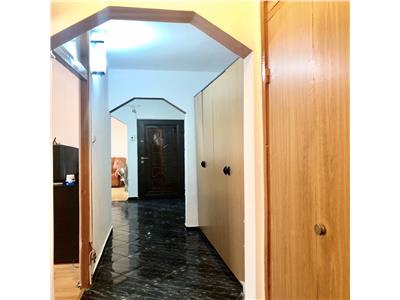 Apartament 3 camere, decomandat, imbunatatiri, zona 9 Mai, Ploiesti