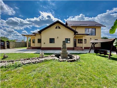 Casa renovata, S+P+E1, 1000 mp teren, la 15 minute fata de Ploiesti