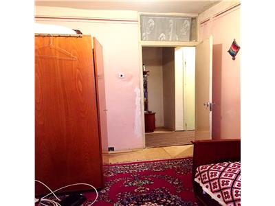 Apartament 3 camere, decomandat, bloc 1985, Bd. Castanilor, Ploiesti