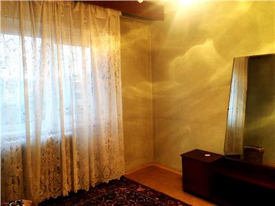 Apartament 3 camere, decomandat, bloc 1985, Bd. Castanilor, Ploiesti