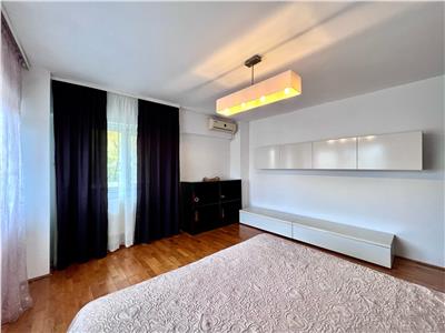 Apartament 3 camere, decomandat, zona centrala, Ploiesti