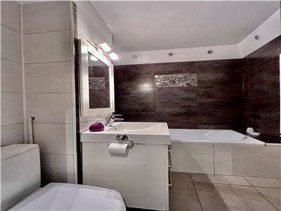 Apartament 3 camere, decomandat, zona centrala, Ploiesti