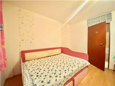 Apartament 3 camere, 2 bai, decomandat, zona Democratiei, Ploiesti