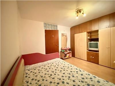 Apartament 3 camere, 2 bai, decomandat, zona Democratiei, Ploiesti