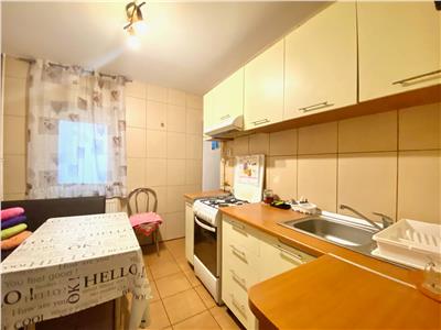 Apartament 3 camere, 2 bai, decomandat, zona Democratiei, Ploiesti