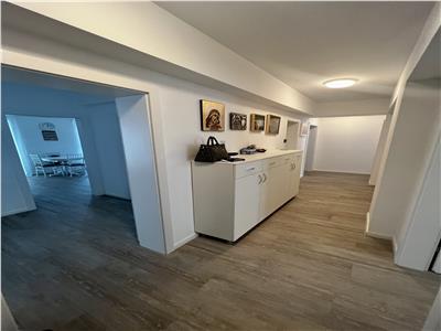 Vanzare apartament 4 camere, 4 bai, Ploiesti, zona Albert