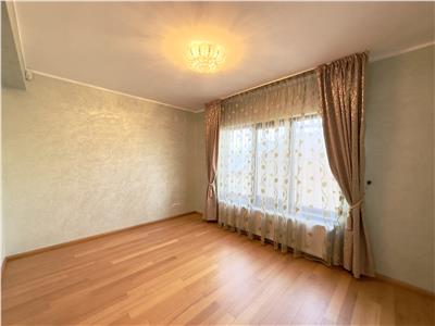 Vila D+P+2E, 8 camere, 390 mp teren, zona ultracentral, Ploiesti