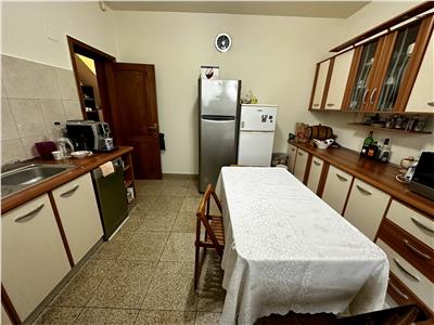 Vanzare casa 5 camere, in Ploiesti, zona Albert.