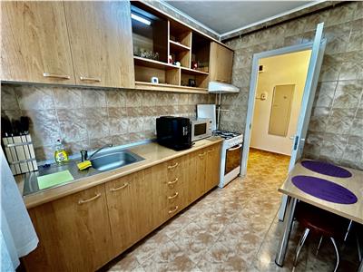 Vanzare apartament 3 camere, centrala proprie, Ploiesti, zona Nord