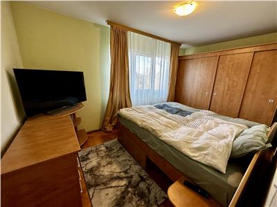 Vanzare apartament 3 camere, centrala proprie, Ploiesti, zona Nord