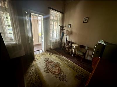 Vanzare casa 6 camere cu teren 754 mp, in Ploiesti, zona centrala