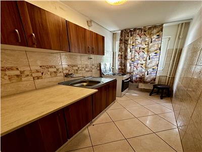 Vanzare apartament 3 camere, confort 2, Ploiesti, zona Cosminele