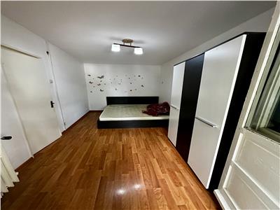 Vanzare apartament 3 camere, confort 2, Ploiesti, zona Cosminele