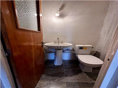 Vanzare apartament 3 camere, decomandat, Ploiest, zona Ion Maiorescu