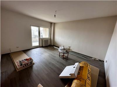 Vanzare apartament 3 camere, decomandat, Ploiest, zona Ion Maiorescu