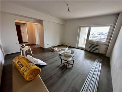 Vanzare apartament 3 camere, decomandat, Ploiest, zona Ion Maiorescu