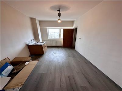 Vanzare apartament 3 camere, decomandat, Ploiest, zona Ion Maiorescu