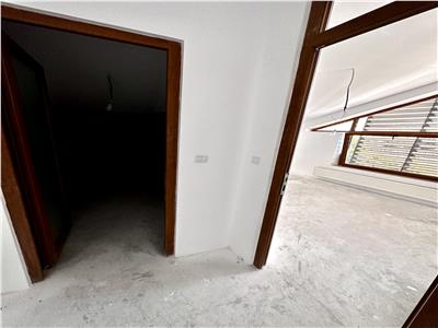 Vanzare apartament 4 camere, decomandat, in Ploiesti, Sala Sporturilor