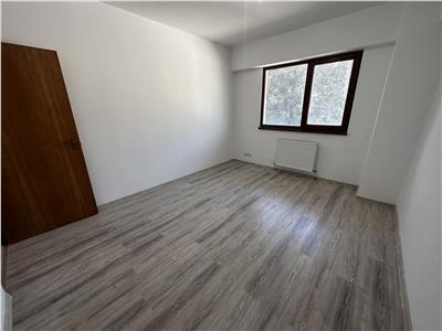 Vanzare apartament 3 camere, bloc 2010, Ploiesti, zona centrala