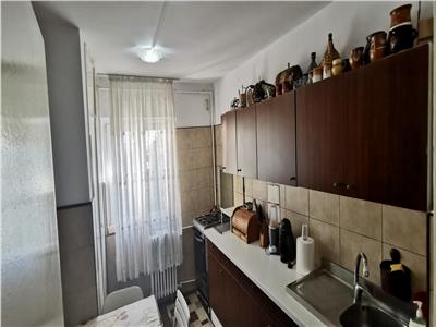 Vanzare apartament 3 camere, cf 1A decomandat, Ploiesti, Republicii