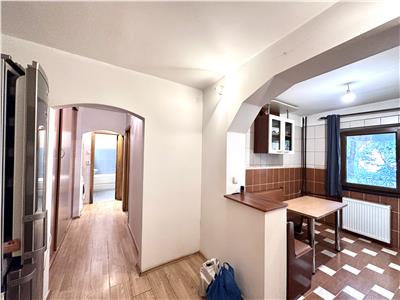 Apartament 3 camere, decomandat, zona Cantacuzino, Ploiesti