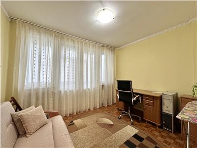 Apartament 3 camere, centrala termica, zona Republicii, Ploiesti