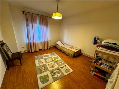 Vanzare casa 6 camere, DN1/ Padurea Romanesti