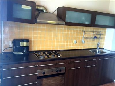 Inchiriere apartament 3 camere, in Ploiesti, zona Cantacuzino