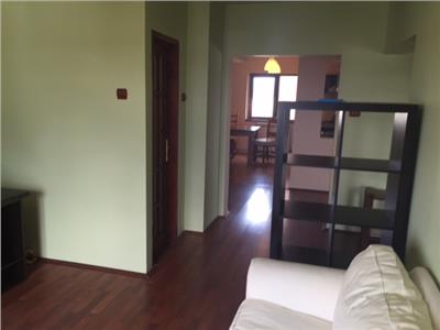 Inchiriere apartament 3 camere, in Ploiesti, zona Cantacuzino