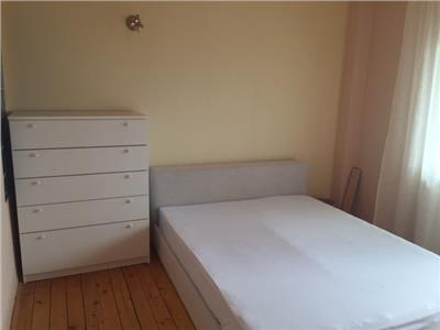 Inchiriere apartament 3 camere, in Ploiesti, zona Cantacuzino