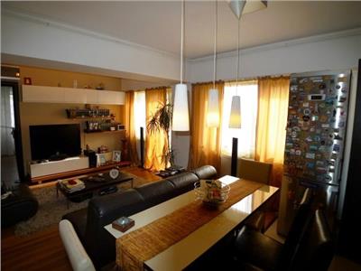 Inchiriere Penthouse in Ploiesti, zona 9 Mai, confort 1 open space