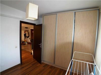 Inchiriere Penthouse in Ploiesti, zona 9 Mai, confort 1 open space