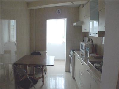 Inchiriere apartament 3 camere, Ploiesti, zona Malu Rosu