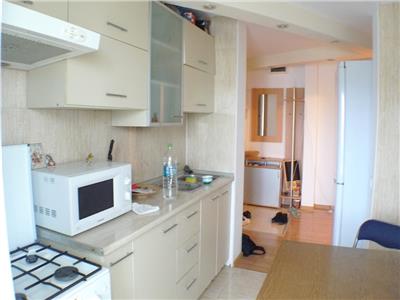 Inchiriere apartament 3 camere, Ploiesti, zona Malu Rosu