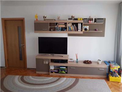 Inchiriere apartament modern, 3 camere, zona Ultracentrala, in Ploiest