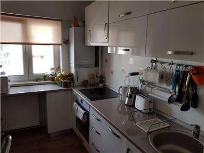 Inchiriere apartament modern, 3 camere, zona Ultracentrala, in Ploiest