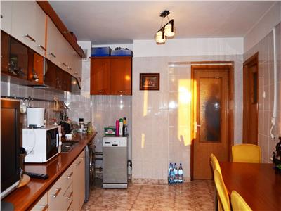 Apartament de lux, 3 camere, 120 mp, bloc nou, ultracentral, Ploiesti