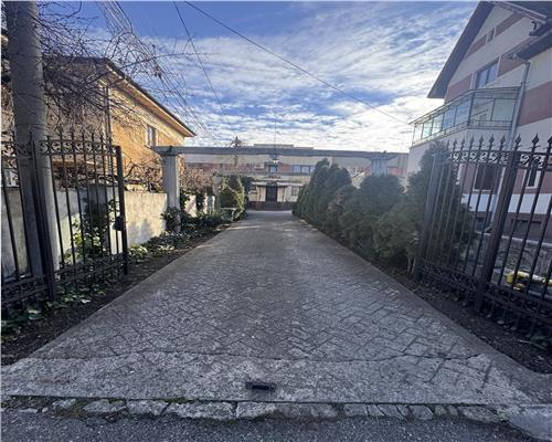 Vanzare casa 5 camere, in Ploiesti, zona Bd Castanilor