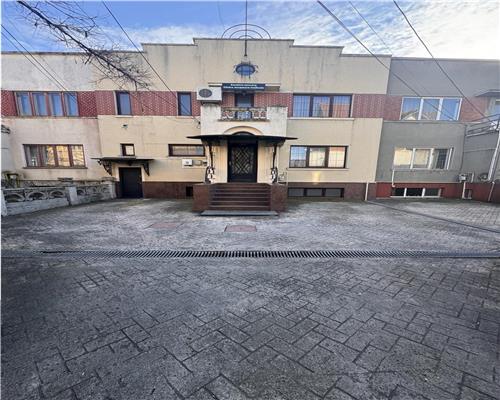 Vanzare casa 5 camere, in Ploiesti, zona Bd Castanilor