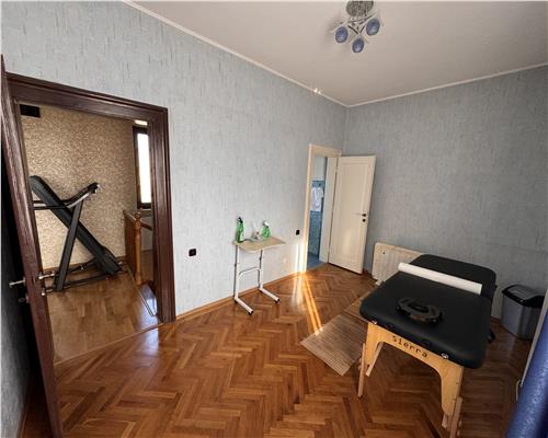 Vanzare casa 5 camere, in Ploiesti, zona Bd Castanilor