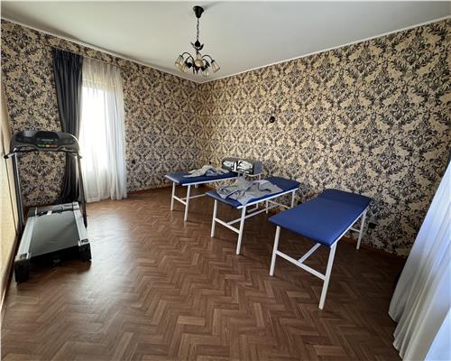 Vanzare casa 5 camere, in Ploiesti, zona Bd Castanilor