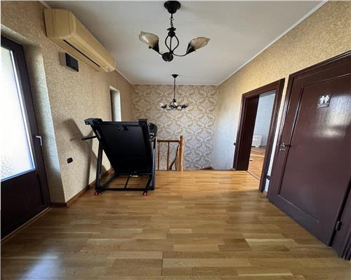 Vanzare casa 5 camere, in Ploiesti, zona Bd Castanilor