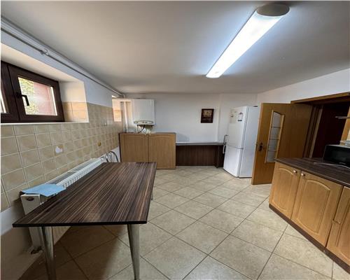 Vanzare casa 5 camere, in Ploiesti, zona Bd Castanilor